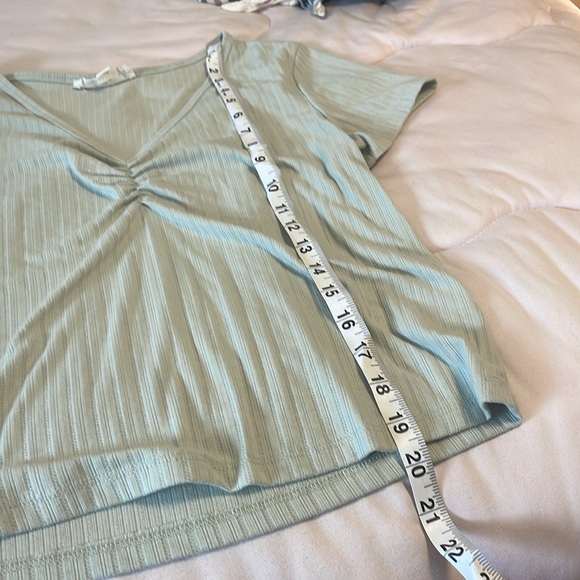 blouse - Picture 2 of 2